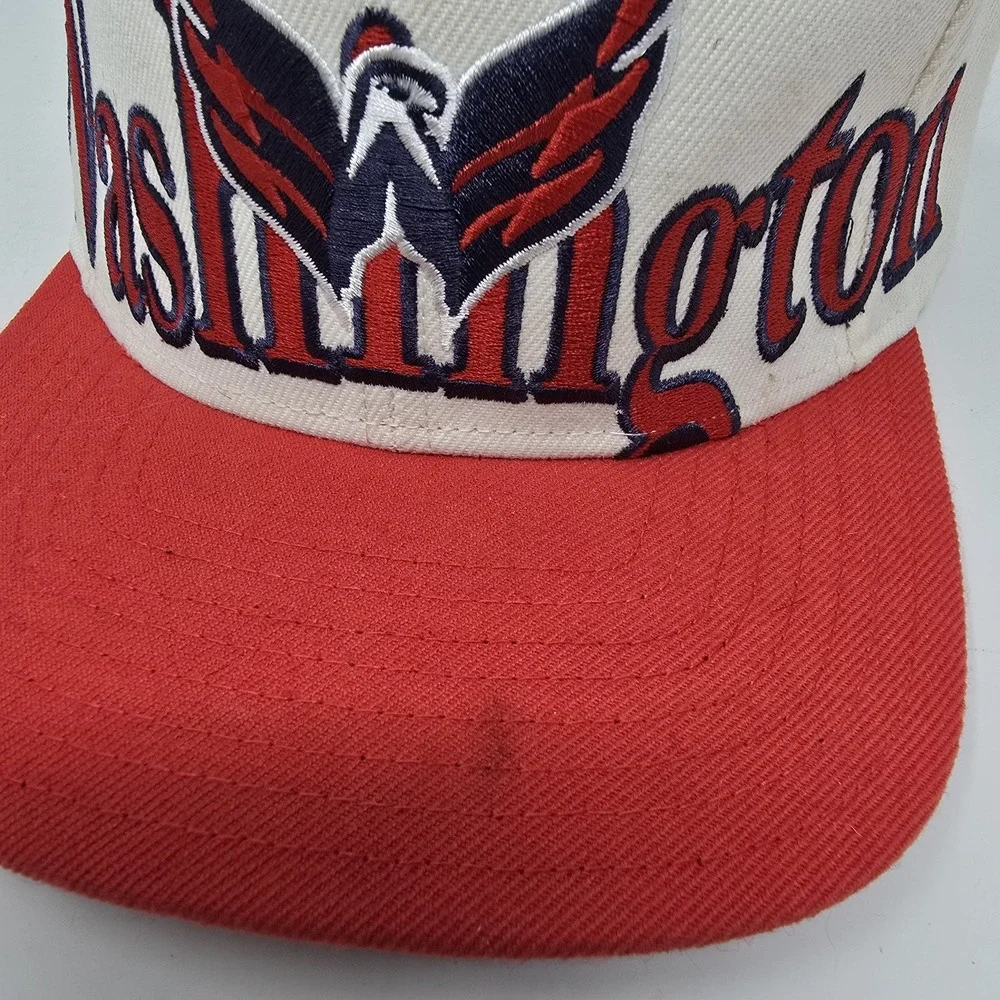 Washington Capitals Reebok NHL Spell Out Logo Hat Red Cream‎ Snapback